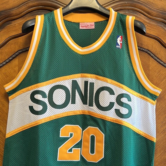 Throwback Mitchell & Ness NBA Seattle Super Sonic Gary Payton #20 Green Jersey - Picture 2 of 8